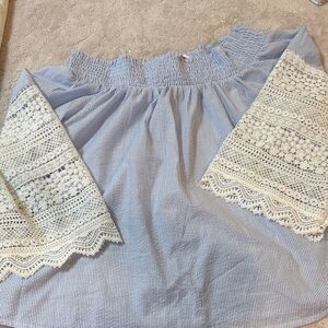 NWT Andre by Unit Blue and White Off-Shoulder Top with Lace Sleeves. Size 1X.